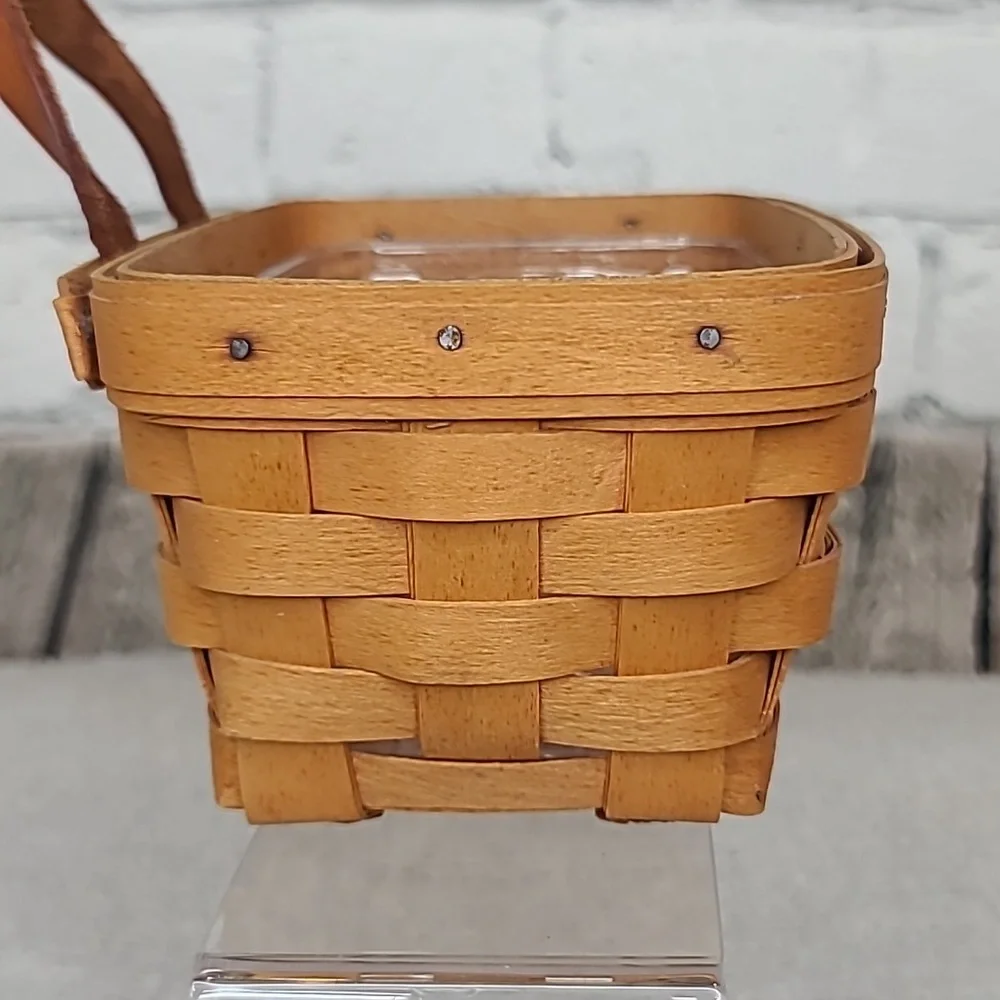 Longaberger Handmade Vtg '99 Classic Key Hanging Basket 10723 w/Divided Insert